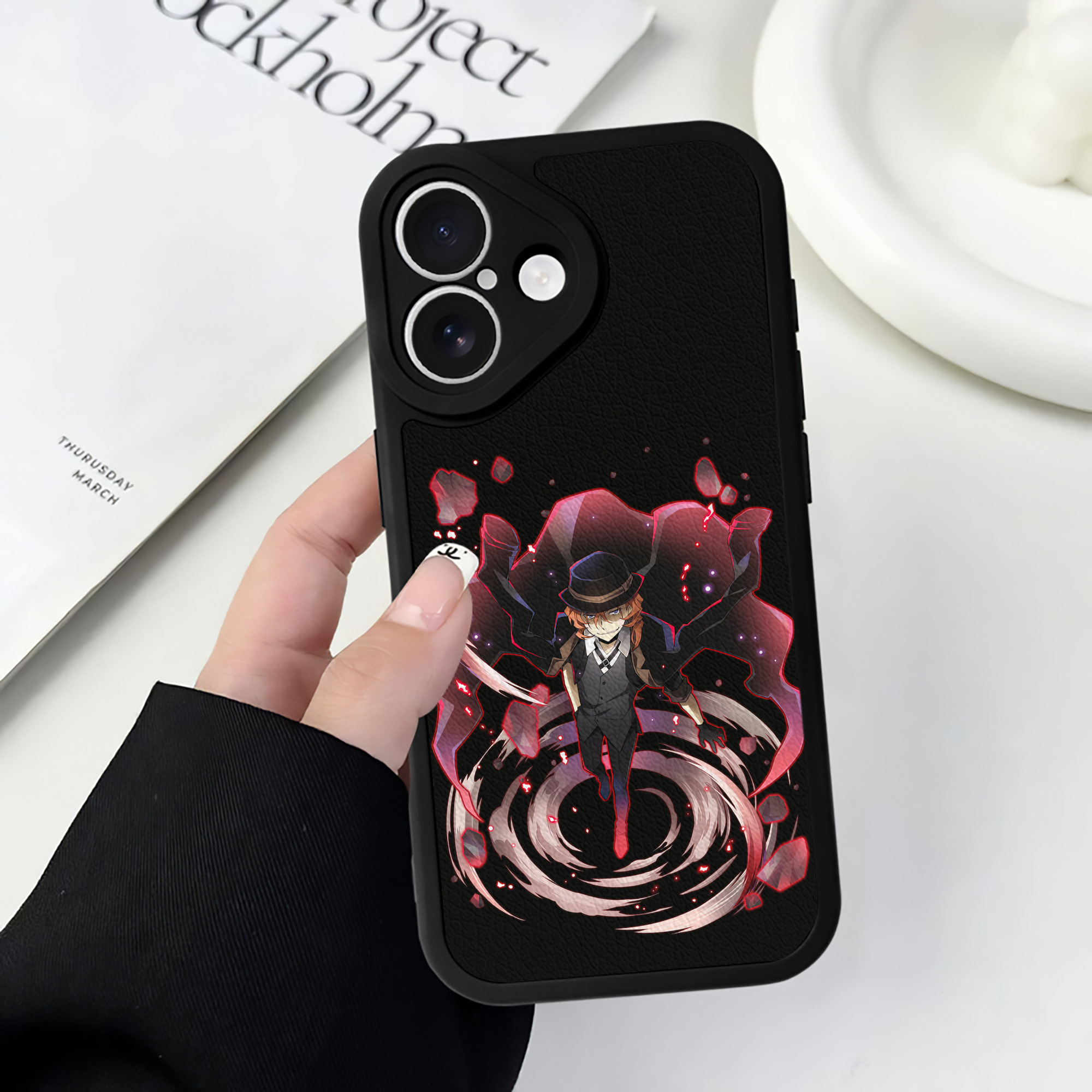 （画像用） 文豪ストレイドッグス Bungo Stray Dogs 【iPhone 16シリーズ対応】シリコンスマホケース（レザー調） 材質：シリコン